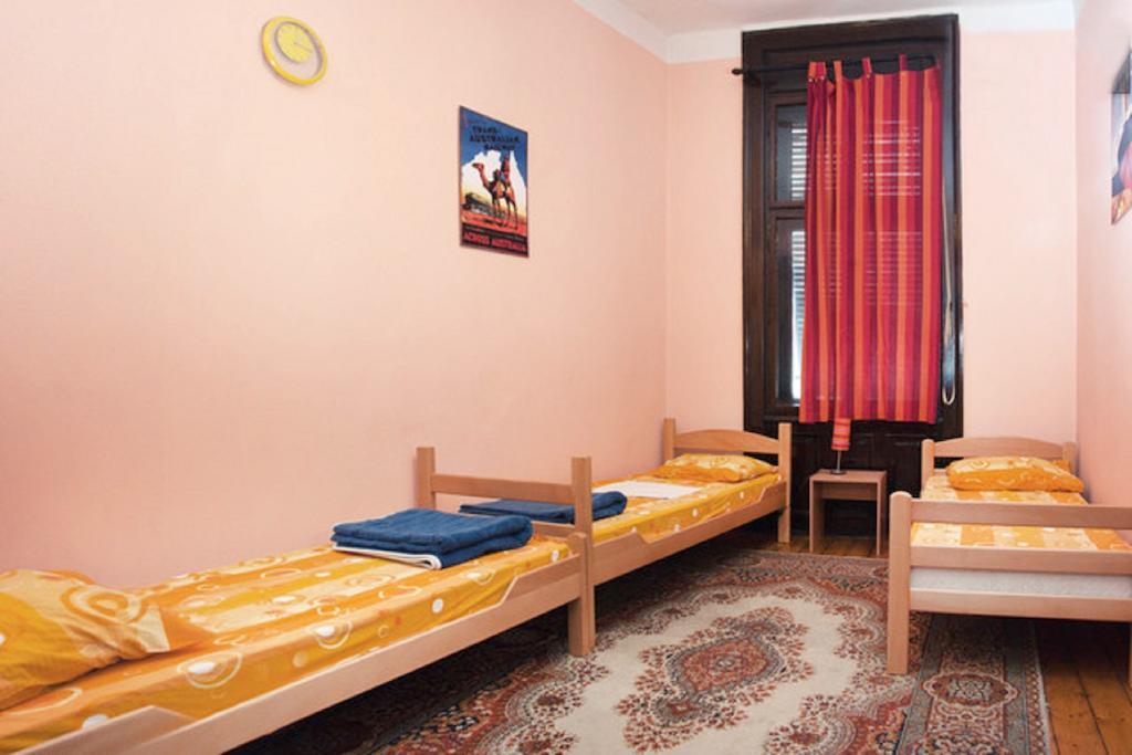 Central Station Hostel Белград Экстерьер фото