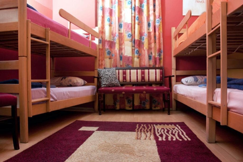 Central Station Hostel Белград Экстерьер фото